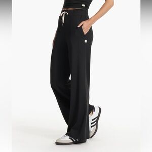 Vuori Halo Essential Wideleg Black Large